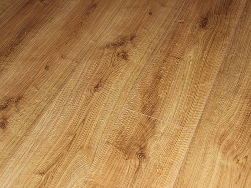 Robusto Highland Oak Laminate Flooring 12mm 4V (Bevel)